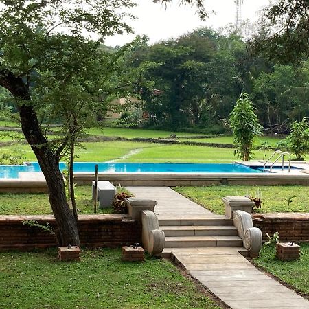Monaara Leisure - Anuradhapura Ngoại thất bức ảnh
