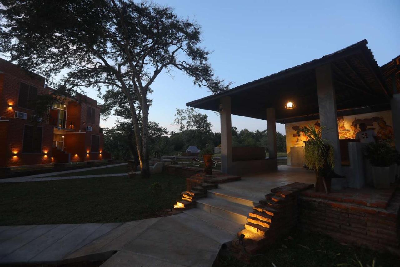 Monaara Leisure - Anuradhapura Ngoại thất bức ảnh